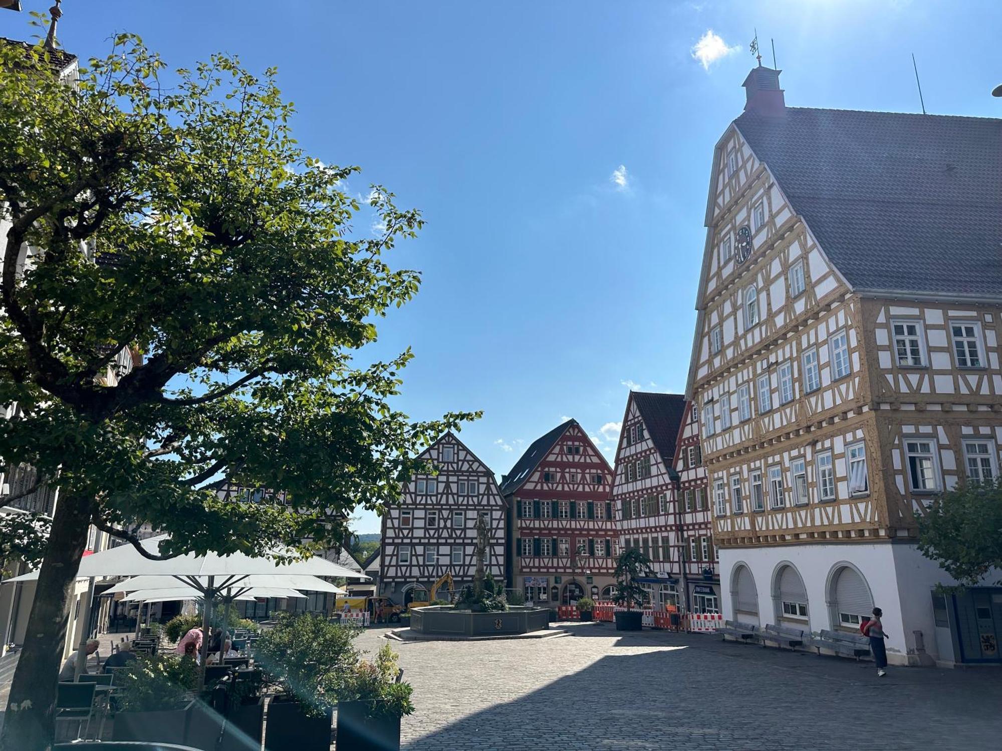 Apartment Im Herzen Der Altstadt - Leonberg Naehe Stuttgart מראה חיצוני תמונה